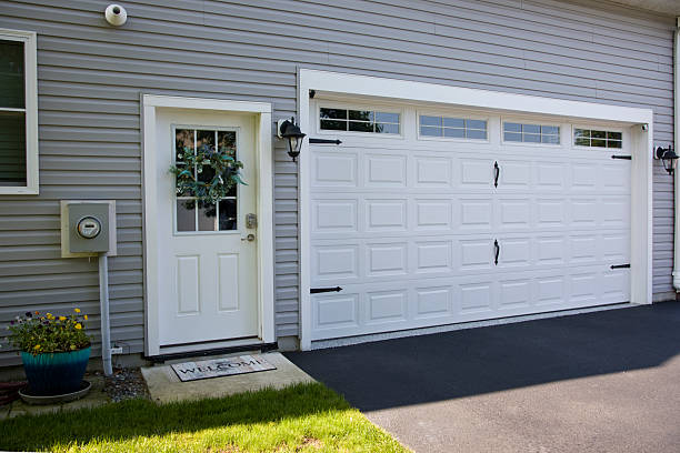 24/7 Emergency Garage Door Panel Replacement experts in Atlanta, IL